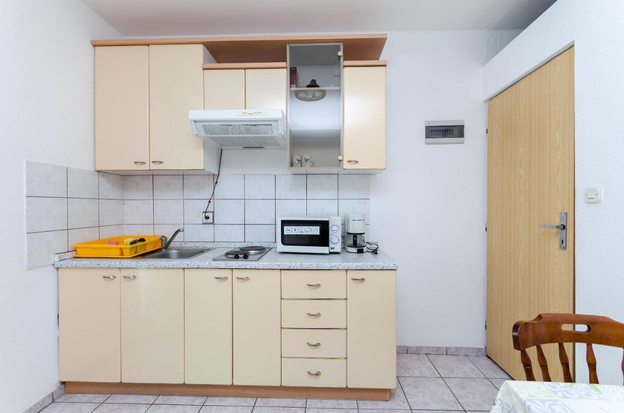 Apartament Anica J *