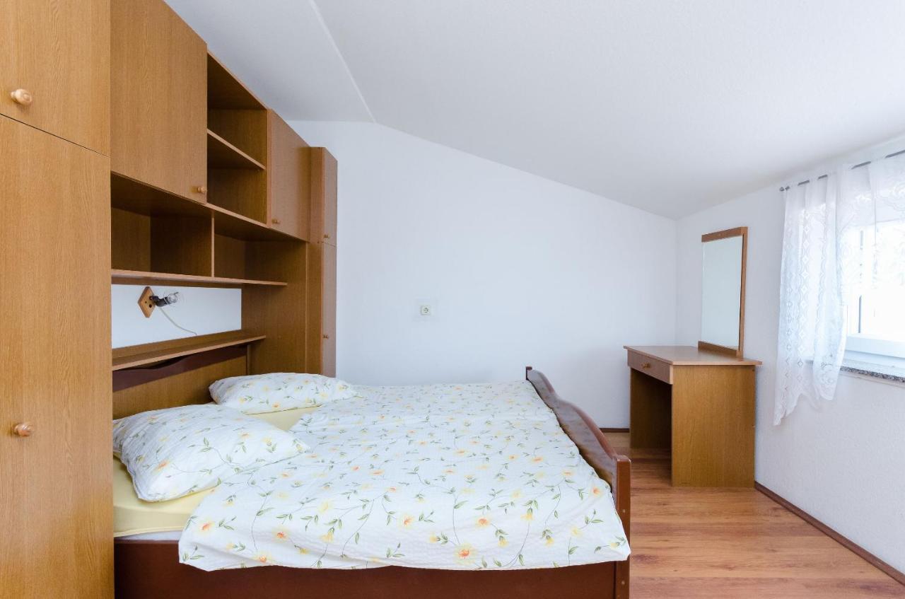 Anica J Apartament *