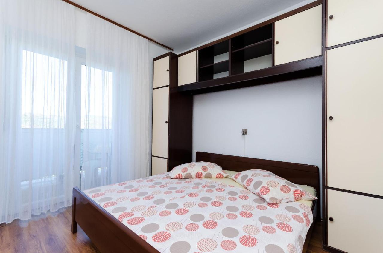 Anica J Apartament *